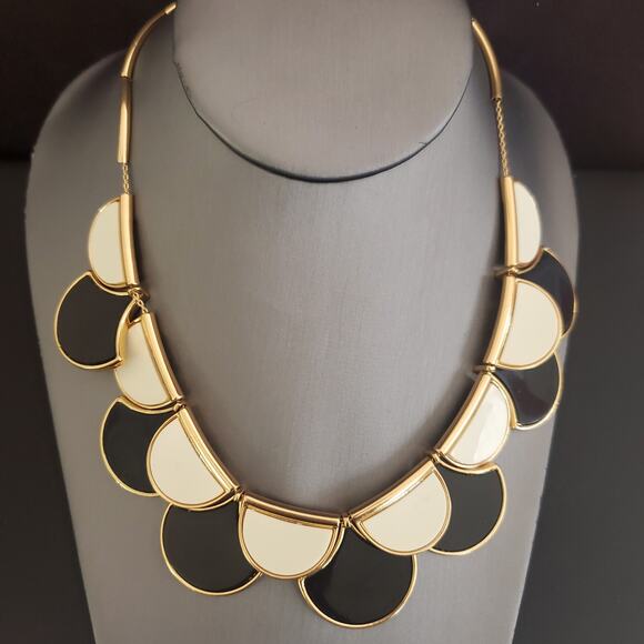 Kate Spade Sweetheart Scallops‎ Statement Necklace Gold Plated Black & Cream - Picture 1 of 5